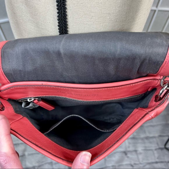 *MARC BY MARC JACOBS Luna Leather Saddle Crossbody Rose Bush Bag Purse - Picture 9 of 15